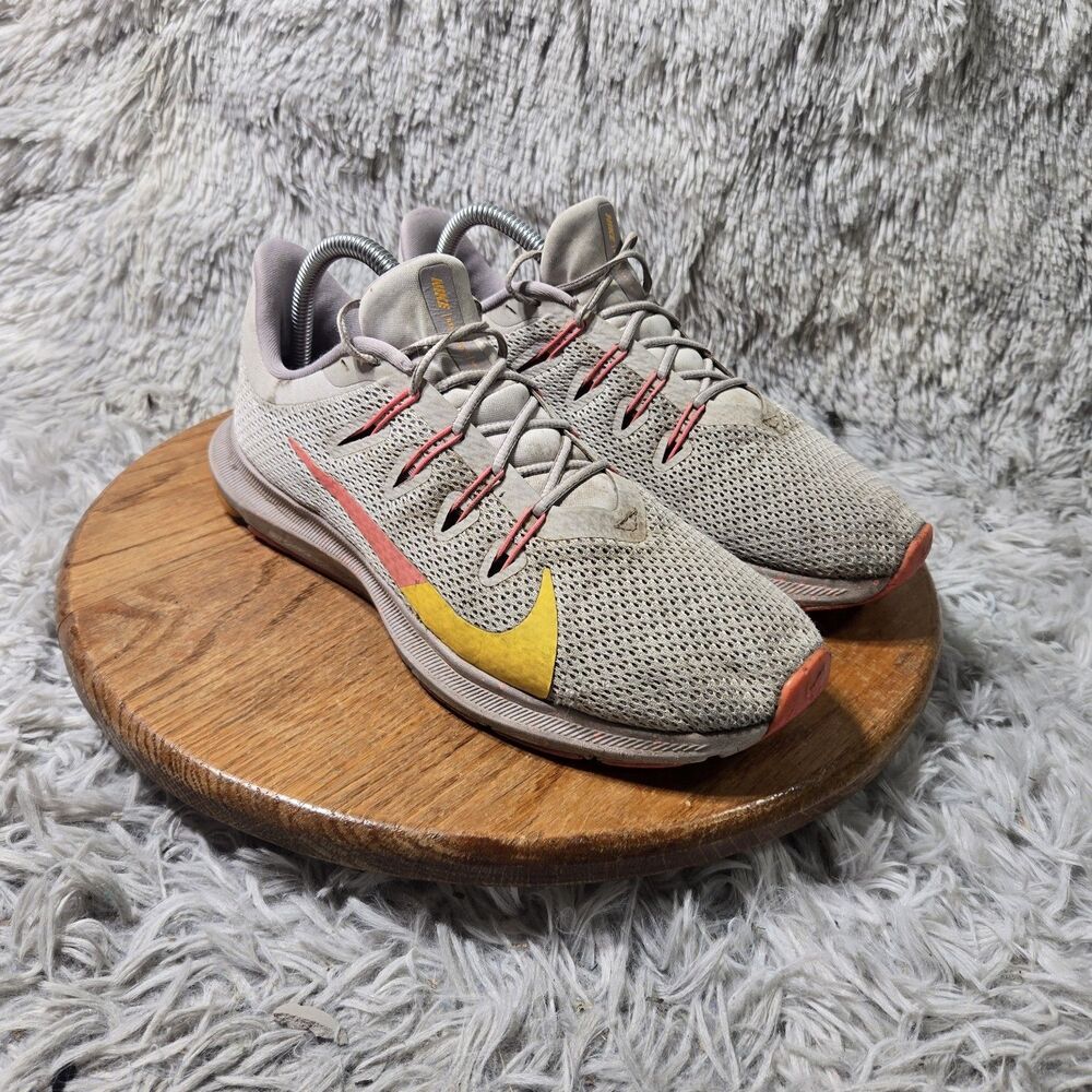 Nike Women Running Shoes Size 10 Gray Pink Quest 2 Athletic Sneakers CU4827-001